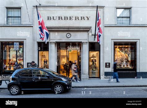 buy burberry in london.